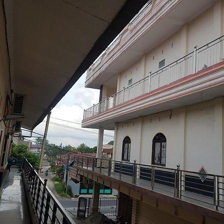 Oyo 91647 Sanina Residence بيماتانغسياتار المظهر الخارجي الصورة