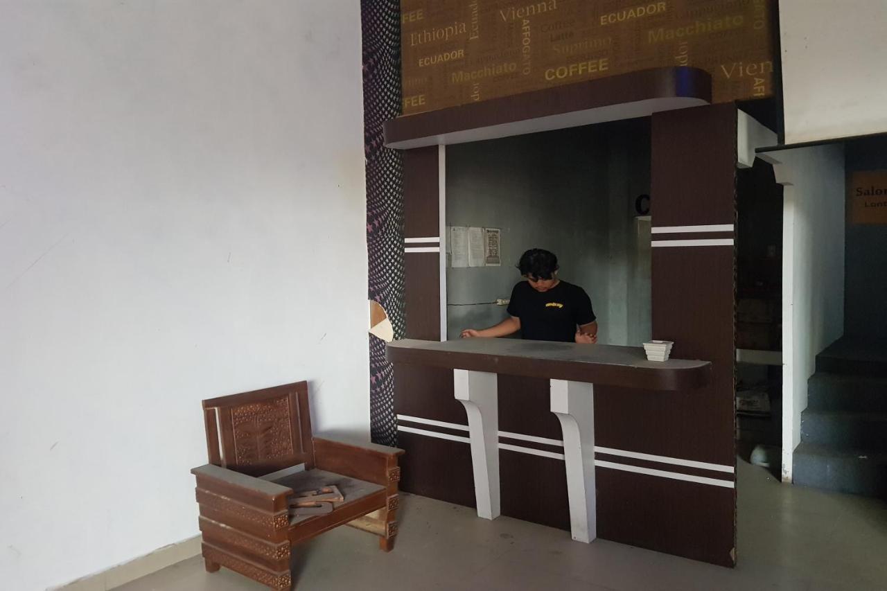 Oyo 91647 Sanina Residence بيماتانغسياتار المظهر الخارجي الصورة