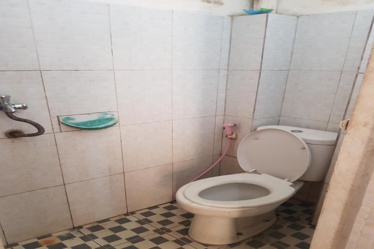Oyo 91647 Sanina Residence بيماتانغسياتار المظهر الخارجي الصورة