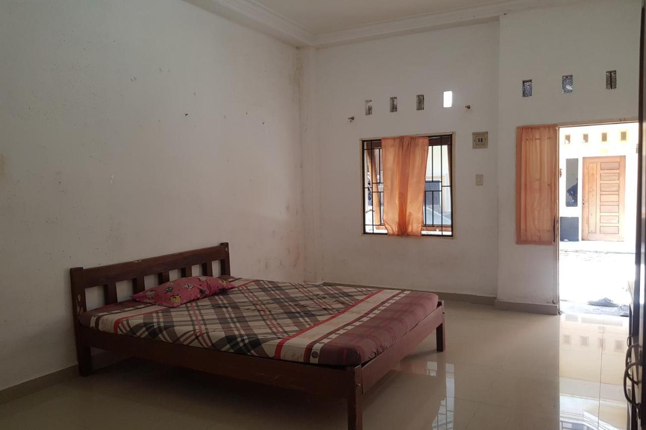 Oyo 91647 Sanina Residence بيماتانغسياتار المظهر الخارجي الصورة