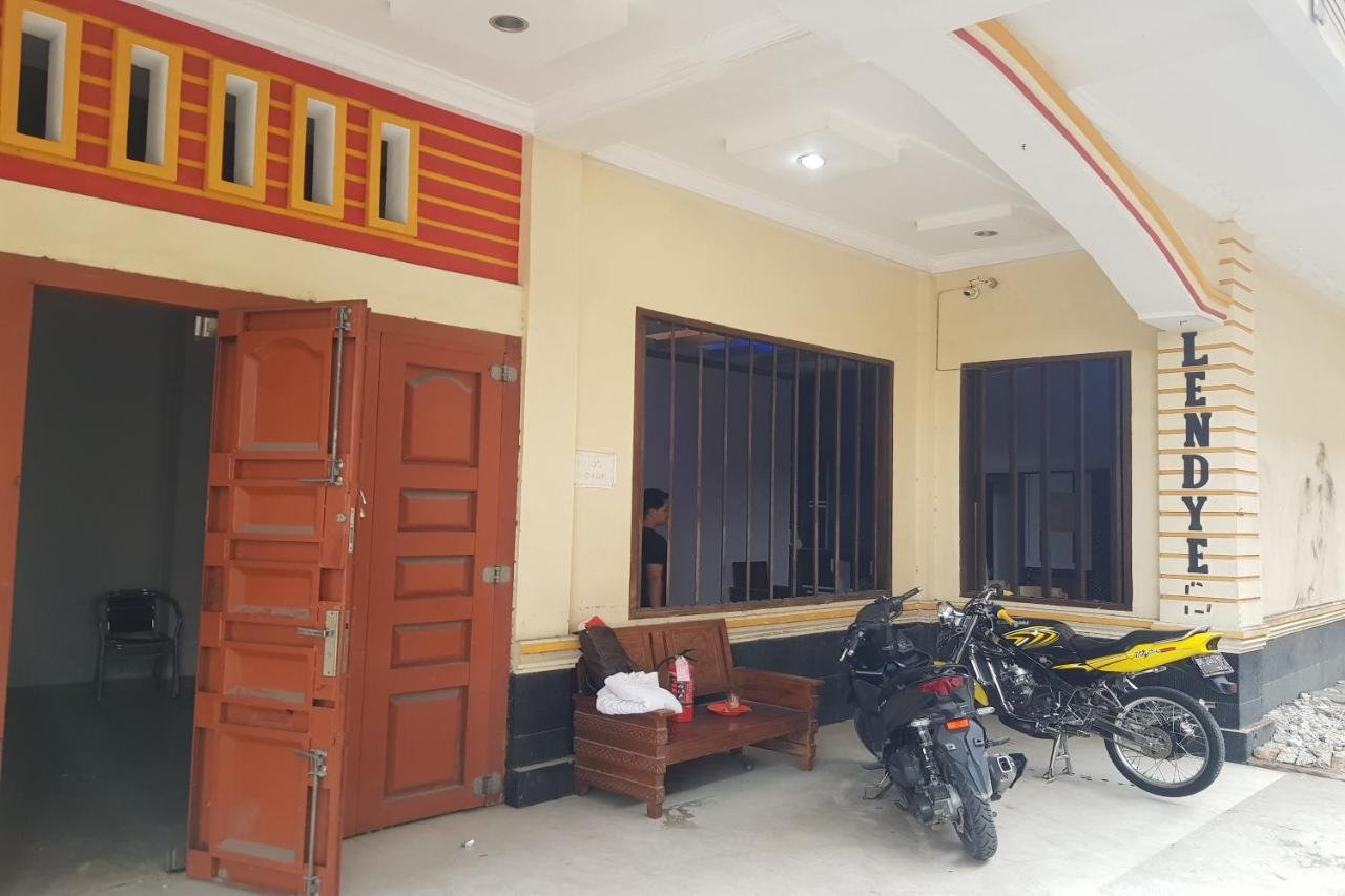 Oyo 91647 Sanina Residence بيماتانغسياتار المظهر الخارجي الصورة
