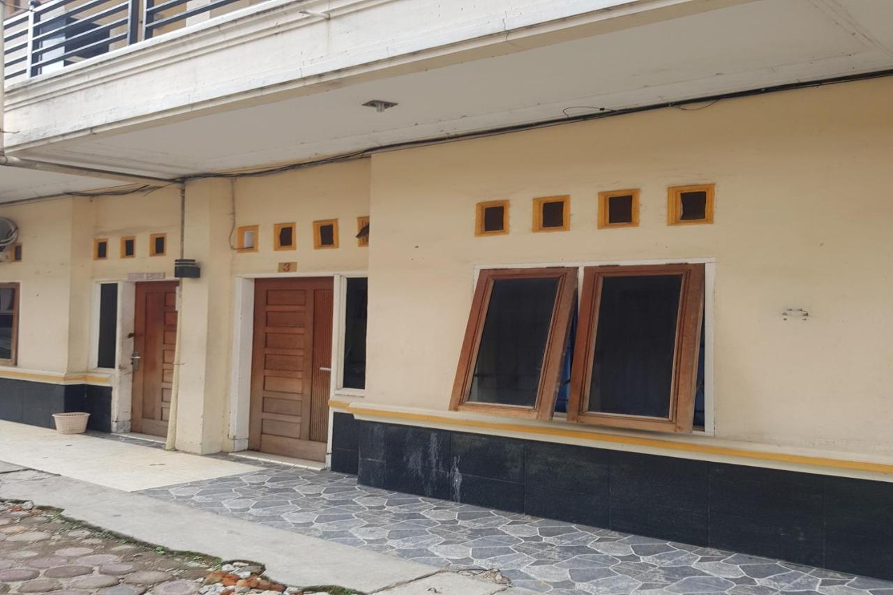 Oyo 91647 Sanina Residence بيماتانغسياتار المظهر الخارجي الصورة